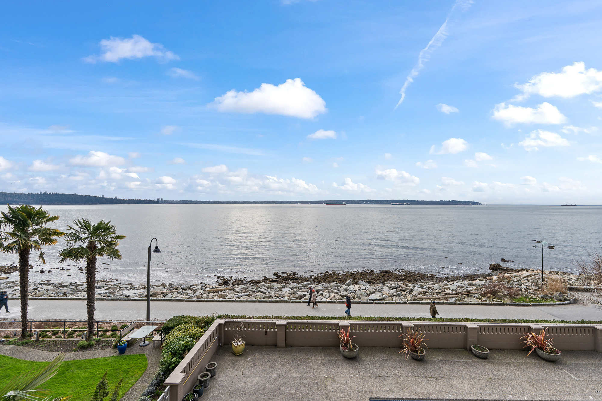 #203 - 150 24th Street